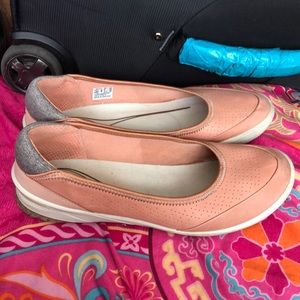 Size 8 pink Ecco ballerina flats